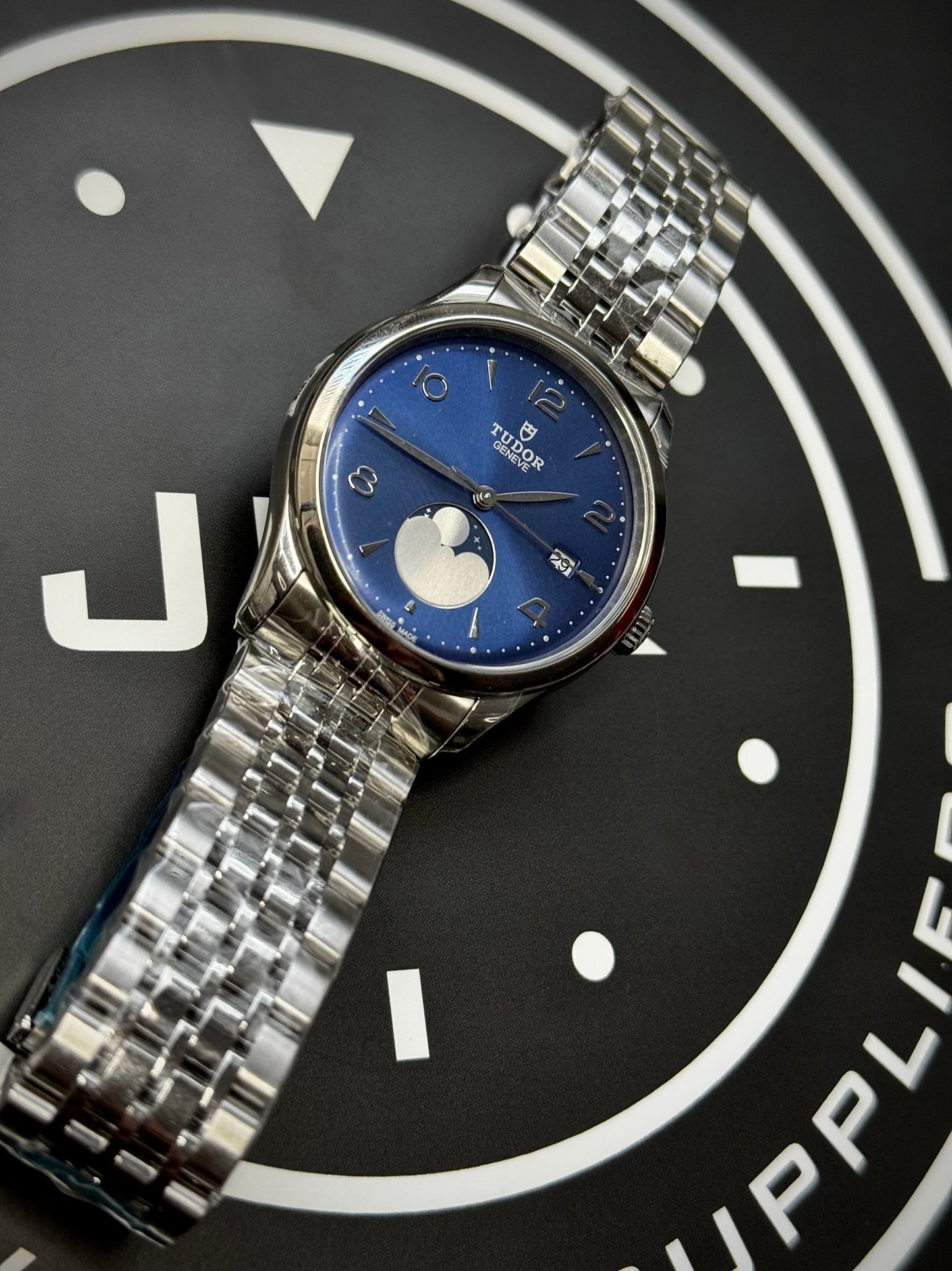 Tudor Luna 1926 ( unworn )