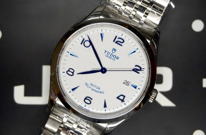 Tudor 1926 - opeline