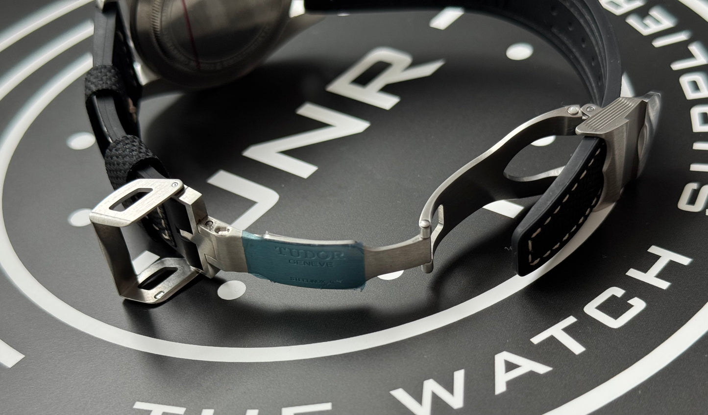 Tudor ranger 79950 - hybrid rubber strap