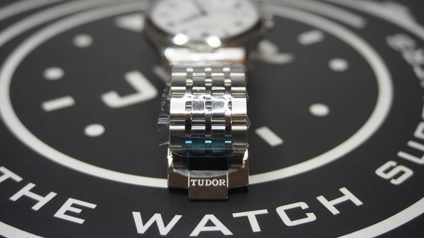Tudor 1926 - opeline
